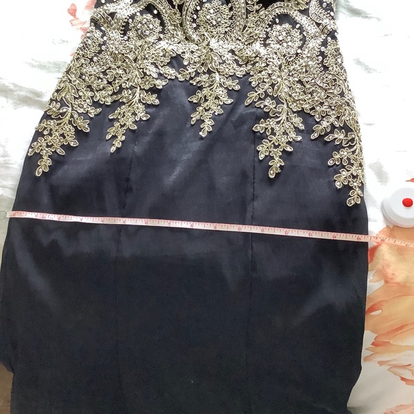 Mori Lee Gown - Picture 14 of 16